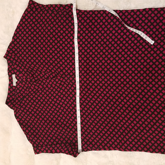 Pleione Short Sleeve Blouse with red pattern, size XS - Picture 9 of 13